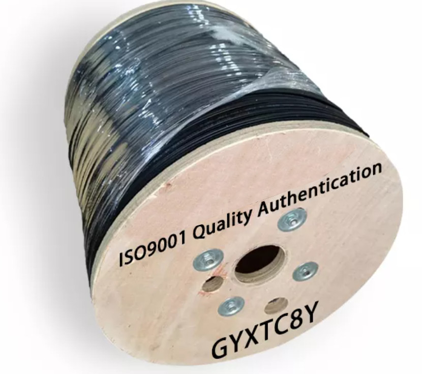 Cavo a fibre ottiche Fig8 all'aperto GYXTC8Y 2 4 6 8 12 membri aerei di resistenza del filo di acciaio del centro