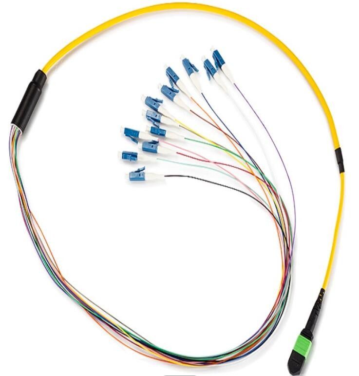 MTP al cavo della toppa di LC MPO, il centro del cavo a fibre ottiche 12 del PVC MPO del diametro 0.9mm