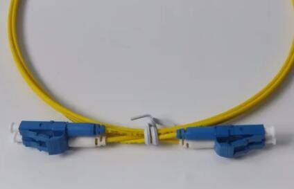Stivale a fibra ottica giallo del cavo di toppa dello Sc LC breve INTORNO a DX