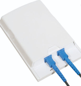 FTTH 2 svuota gli adattatori di fibra ottica dello Sc dell'ABS 2pcs del PC della scatola di termine dell'interno o all'aperto