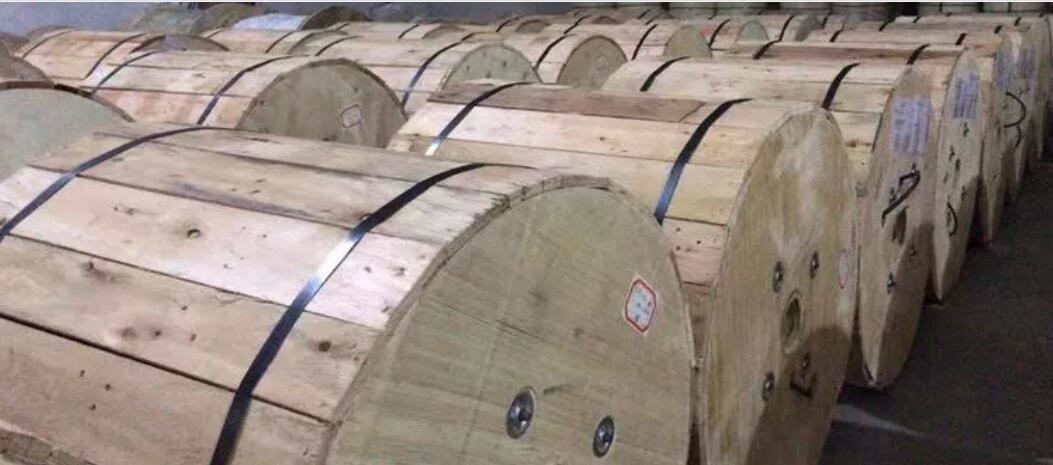 Cavo a fibre ottiche G652D Unitube di Gyxtw dei 12 centri corazzato per le applicazioni aeree della condotta