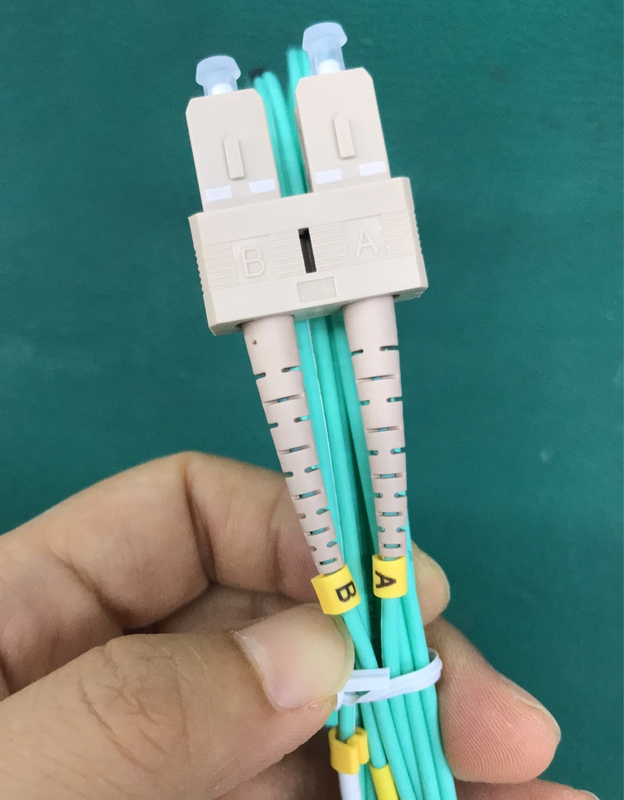 Rivestimento duplex Aqua Color del cavo di toppa dello Sc LC OM3 300 a fibra ottica LSZH