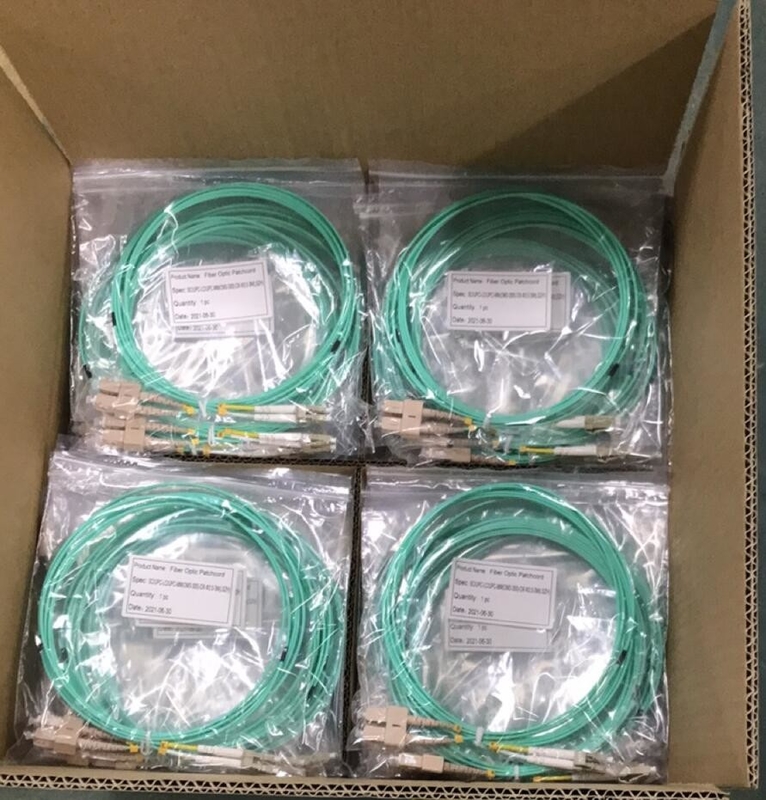 Rivestimento duplex Aqua Color del cavo di toppa dello Sc LC OM3 300 a fibra ottica LSZH