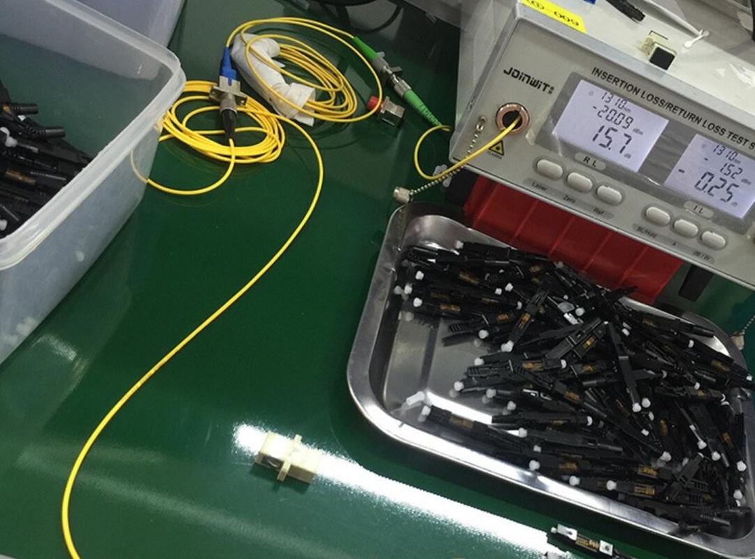 Singola perdita di inserzione rapida inclusa del connettore dello Sc APC della muffa 0.3DB che lucida Stype